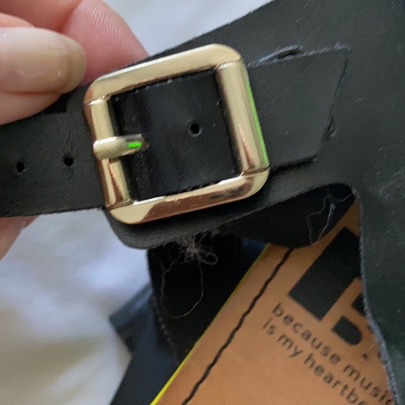 BC sandals size 6.5 brand new - Picture 6 of 6